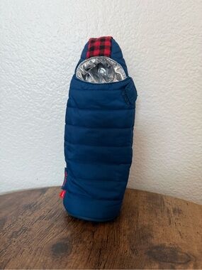 Puffin Drinkwear Insulated Sleeping Bag Beverage Bottle Beer Koozie Blue Red